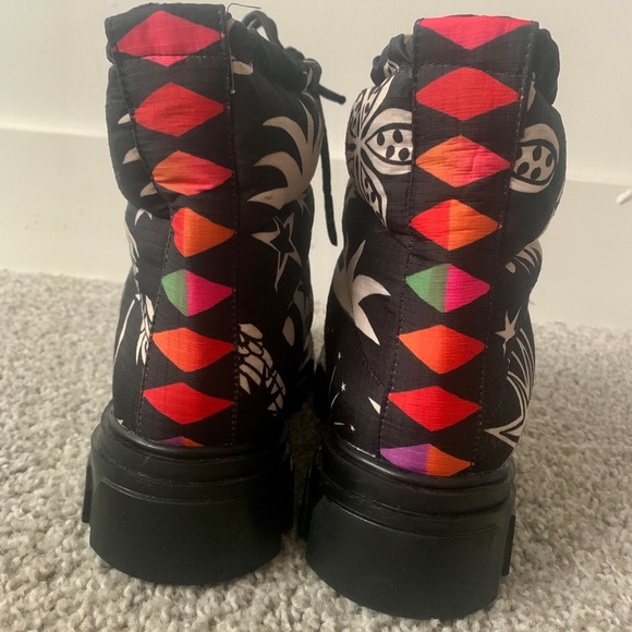 Farm Rio women boots. - Picture 3 of 5